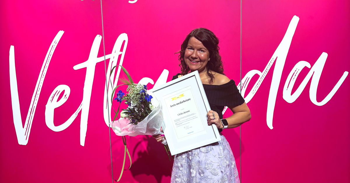 Ulrika Kroon blev den första att ta emot Vetlanda-Postens pris Årets medarbetare.