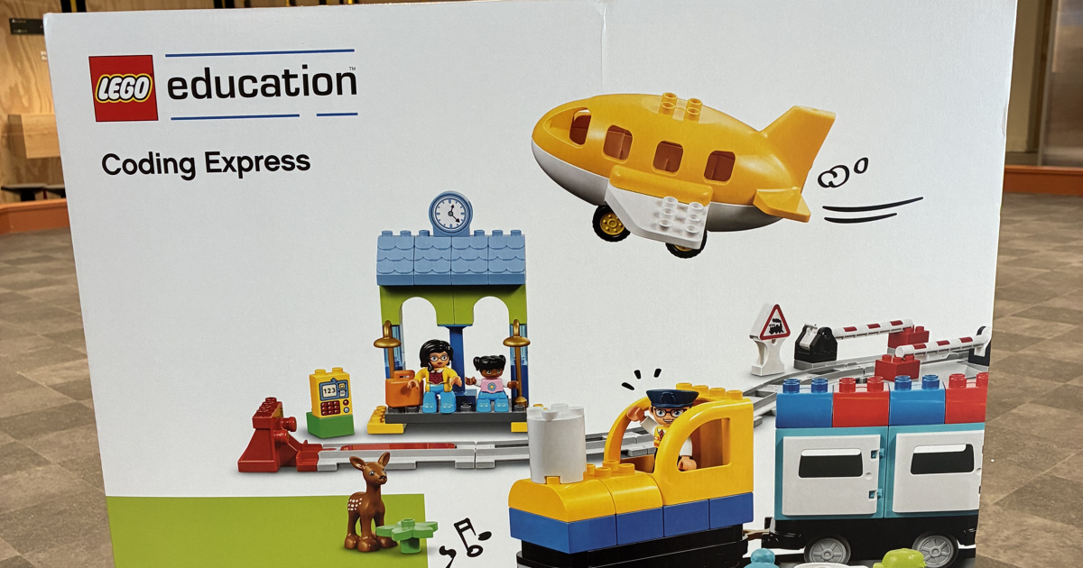 En förpackning med lego avsett för utbildning och kodning.