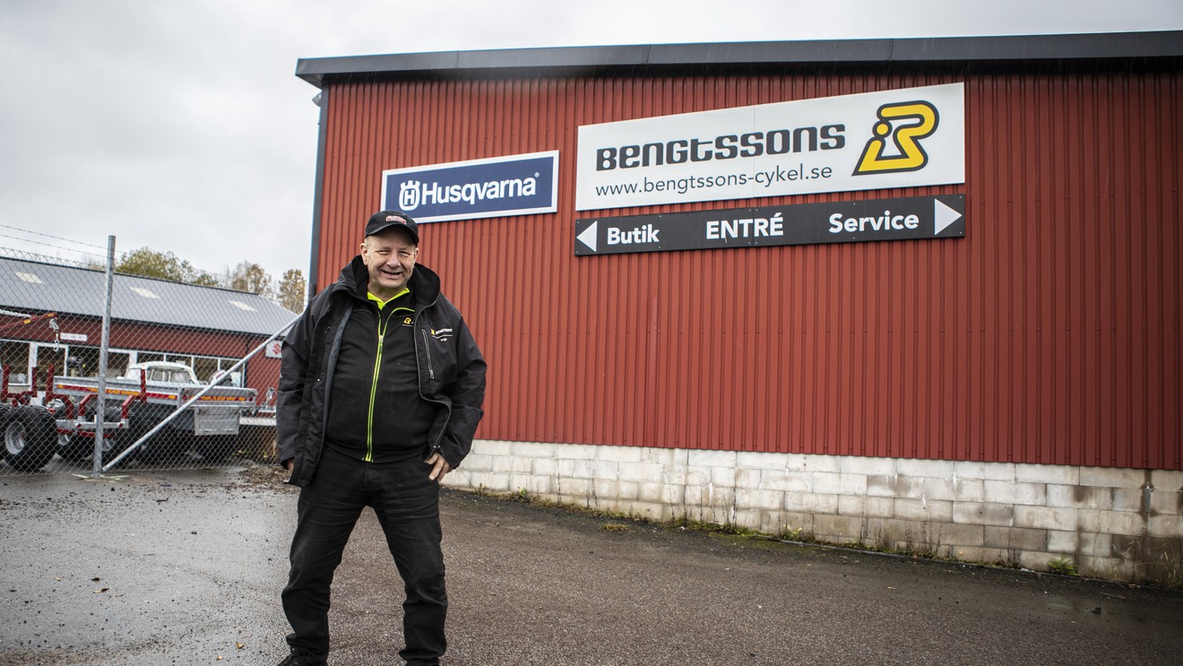 Inge Bengtsson framför Bengtssons i Korsberga