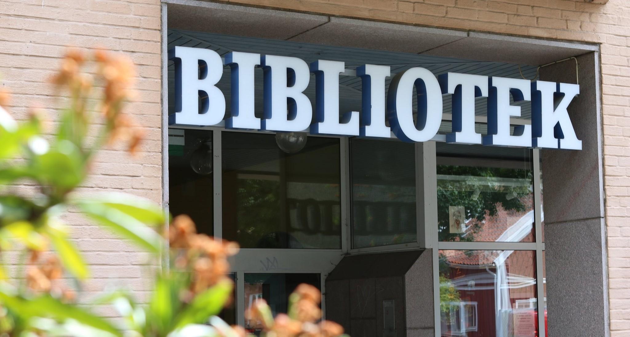 Bild på bibliotekets entré